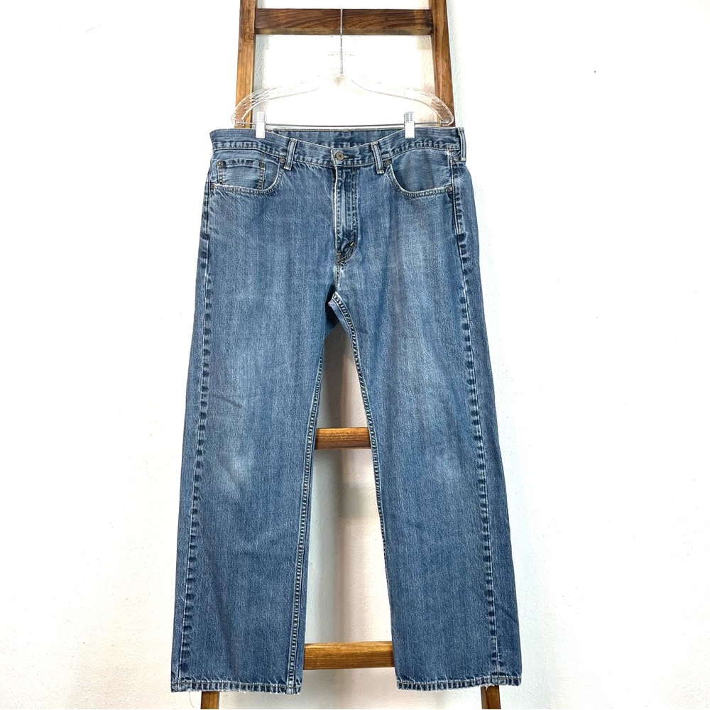 Levi’s 559 Distressed Relaxed Straight Fit Medium Blue Jeans Size 38 x 32